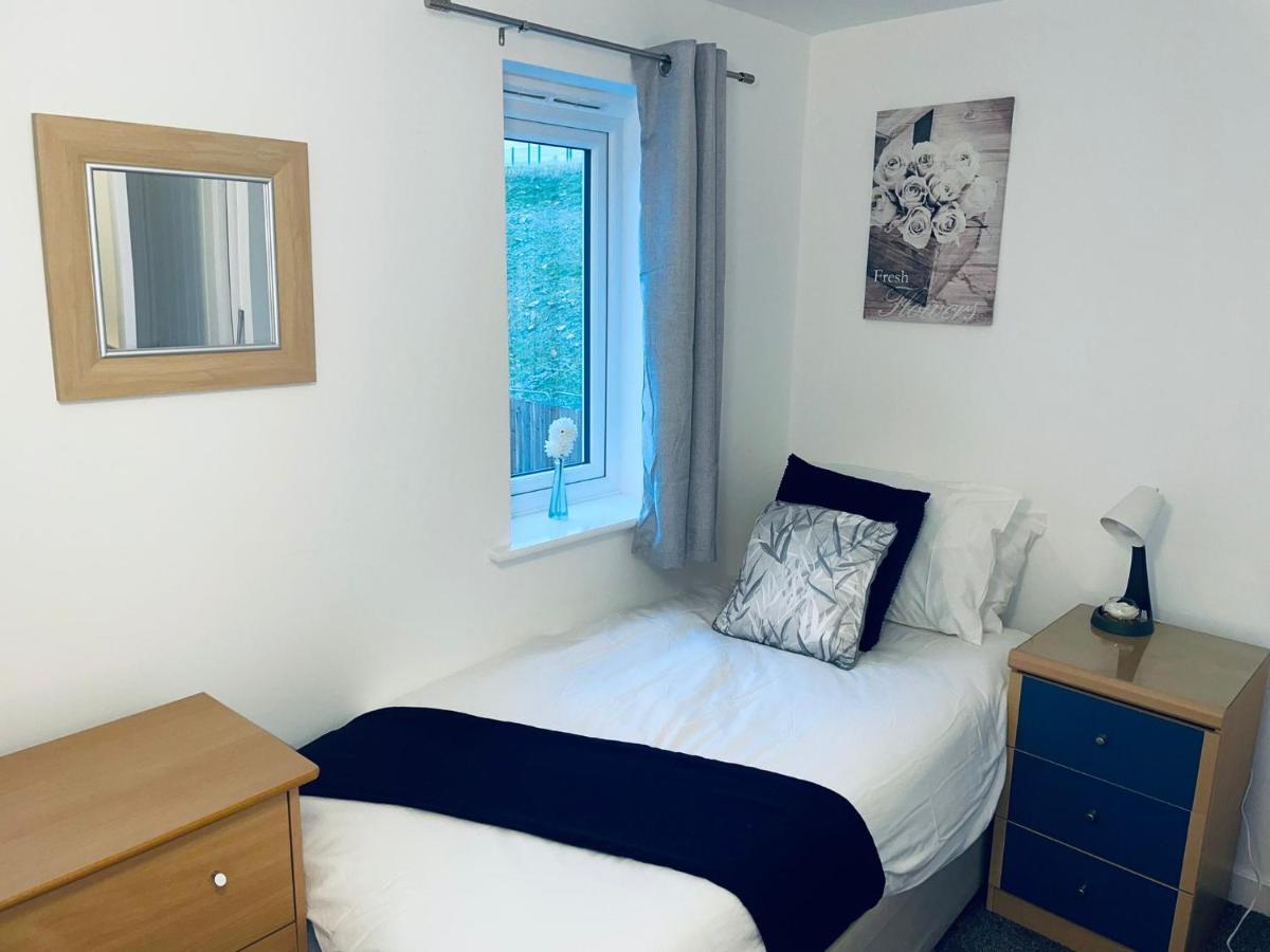 Cosy Family Home - Coventry City Centre - Entire House Екстериор снимка